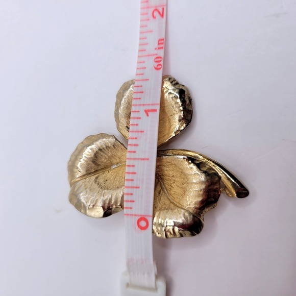 Vintage Napier Shamrock Brooch Women Gold Tone Textured 3 Leaf Clover Pin Lucky - Picture 8 of 9